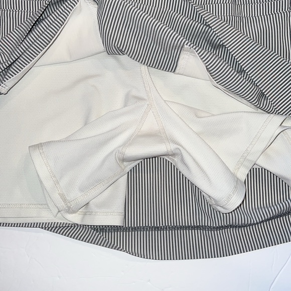 Athleta Shorts Womens 24 Brooklyn Textured Stripe Skort Gray White Activewear - Picture 10 of 12